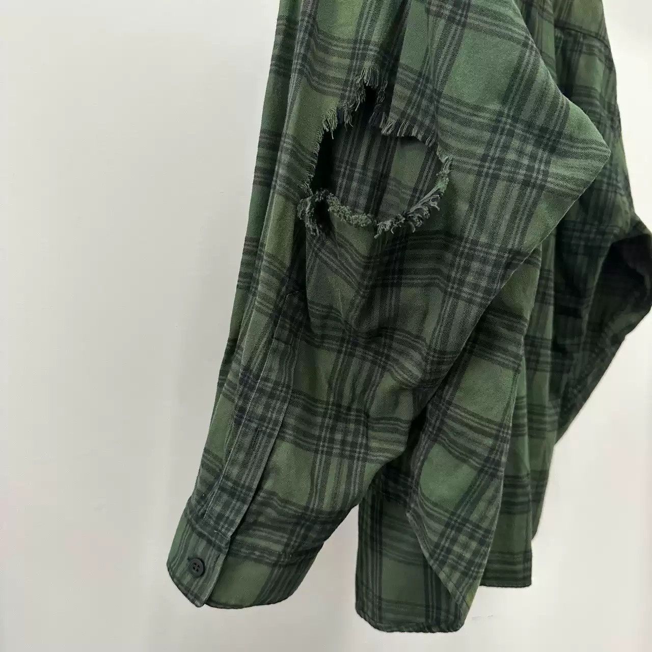Balenciaga Balenciaga SS23 Embroidered logo plaid hooded long sleeved shirt on chest Size US S / EU 44-46 / 1 - 5 Thumbnail