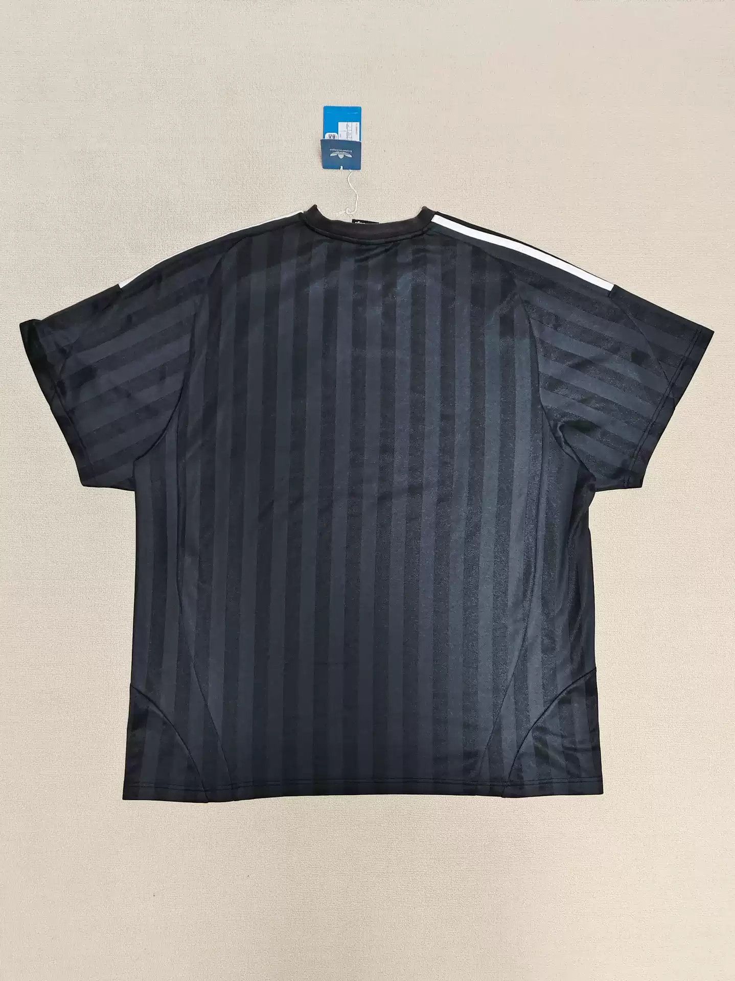 Balenciaga Balenciaga Adidas co branded 23ss showcasing Manchester United football short sleeves Size US L / EU 52-54 / 3 - 3 Thumbnail