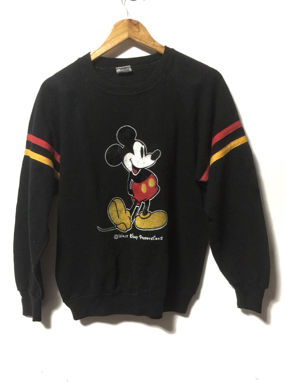 Vintage Vintage Made in USA sweatshirt Big Logo mickey Mouse armpit ...