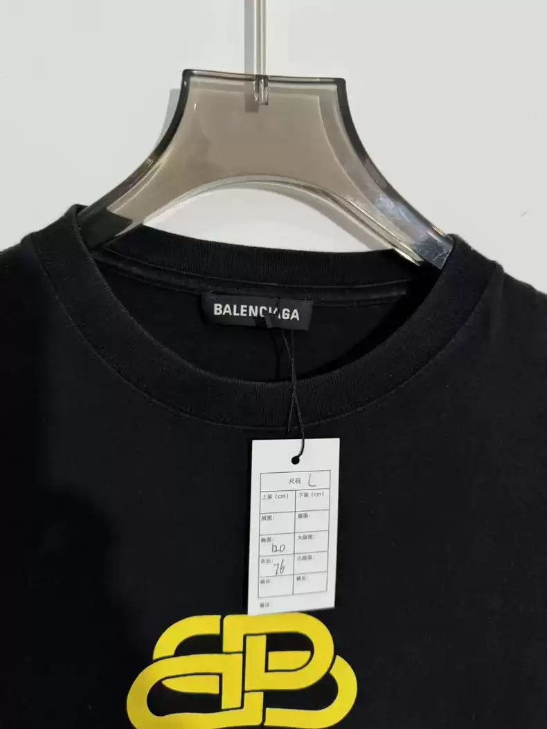 Balenciaga Balenciaga yellow buckle short sleeved Size US L / EU 52-54 / 3 - 2 Thumbnail