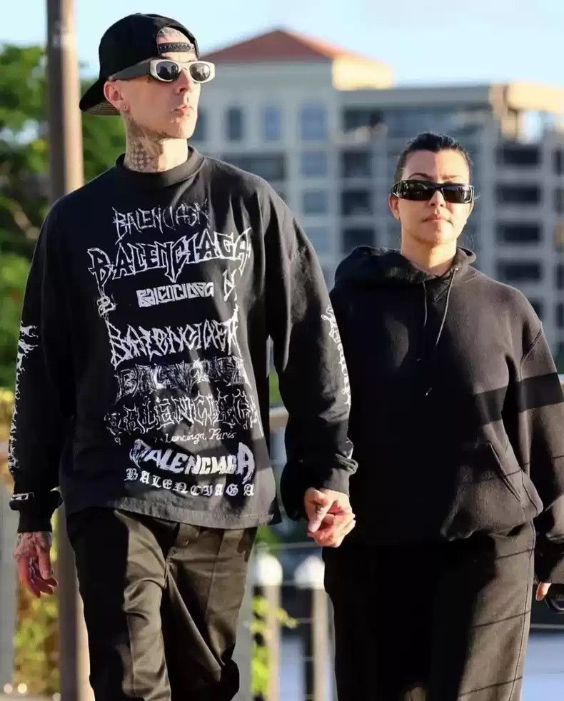 Balenciaga Balenciaga24SS diy mental the Year of the Loong opium graffiti long sleeve Size US XL / EU 56 / 4 - 2 Thumbnail