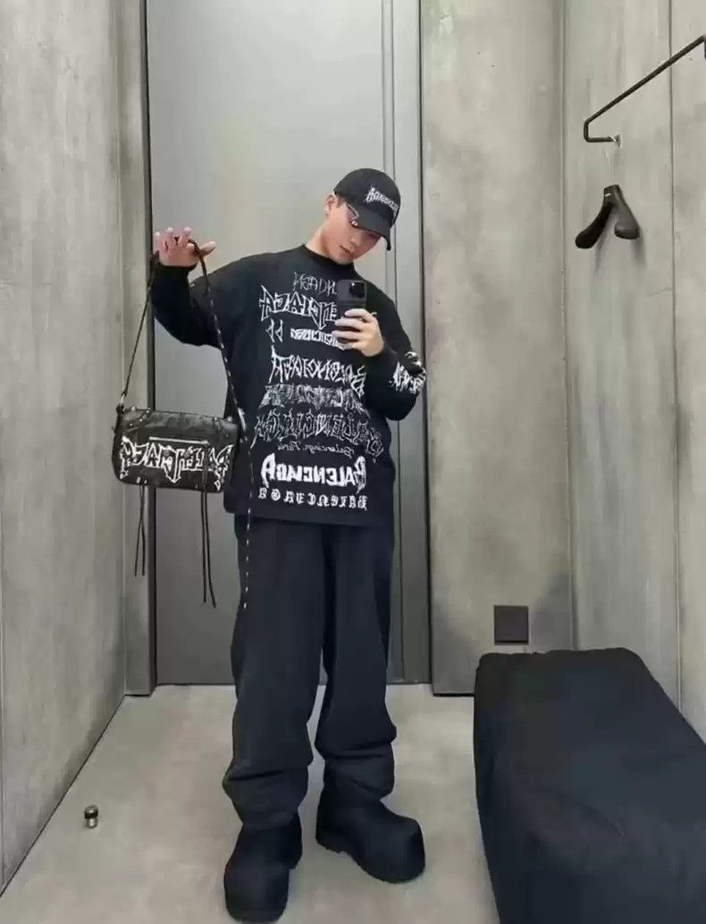 Balenciaga Balenciaga24SS diy mental the Year of the Loong opium graffiti long sleeve Size US XL / EU 56 / 4 - 7 Thumbnail