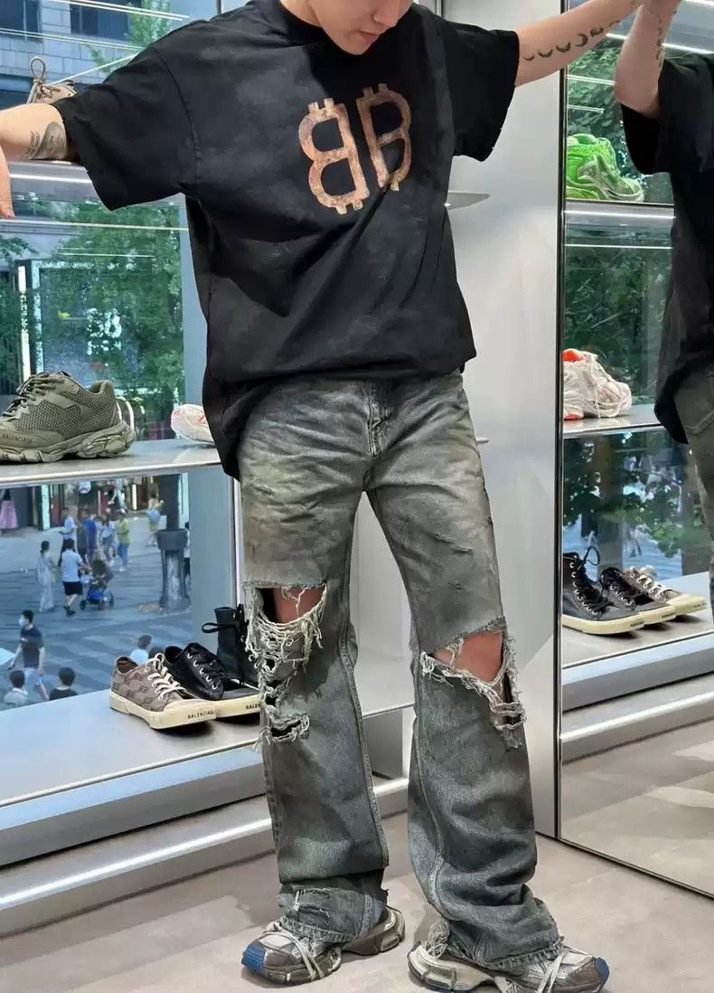 Balenciaga Balenciaga 23FW mud dyed Bitcoin distressed short sleeved T-shirt Size US M / EU 48-50 / 2 - 2 Thumbnail