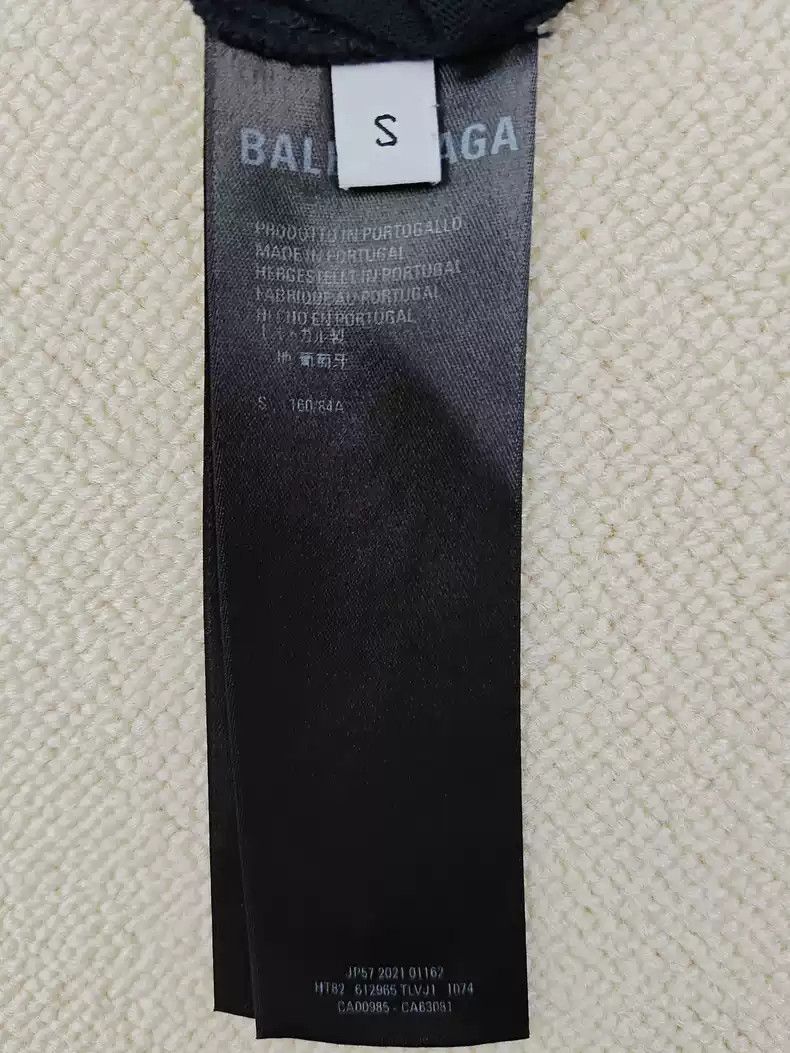 Balenciaga Balenciaga 22ss Maison Double B Letter Scissor Print Cracks, Wear and Tears, Worn Out, Washed Short sleeved T-shirt Size US S / EU 44-46 / 1 - 6 Thumbnail