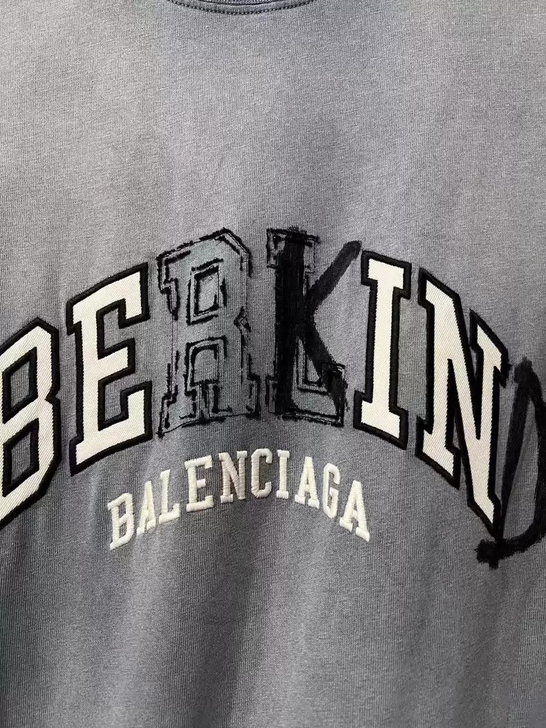 Balenciaga Balenciaga's new washed logo short sleeves Size US M / EU 48-50 / 2 - 2 Thumbnail