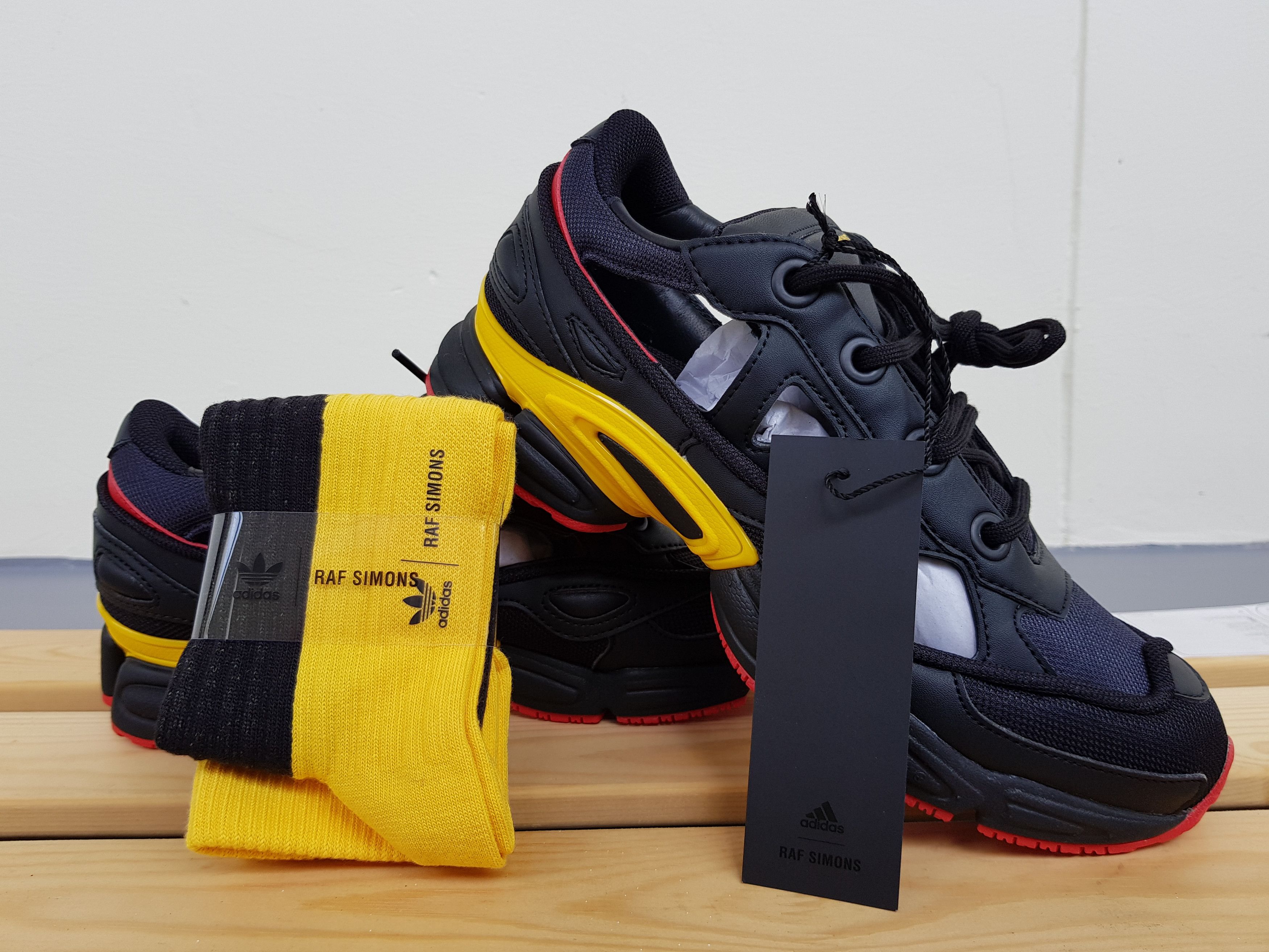 Adidas × Raf Simons Adidas x Raf Simons Replicant Ozweego 