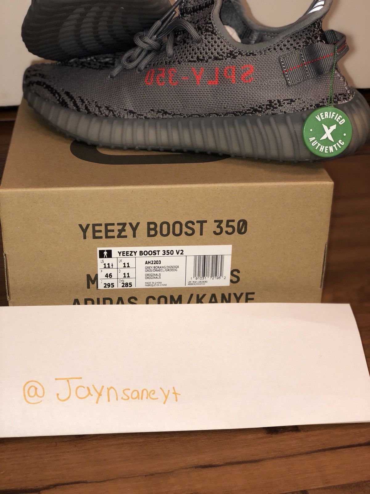 Adidas YEEZY Boost 350 v2 BELUGA size (DEAD STOCK)