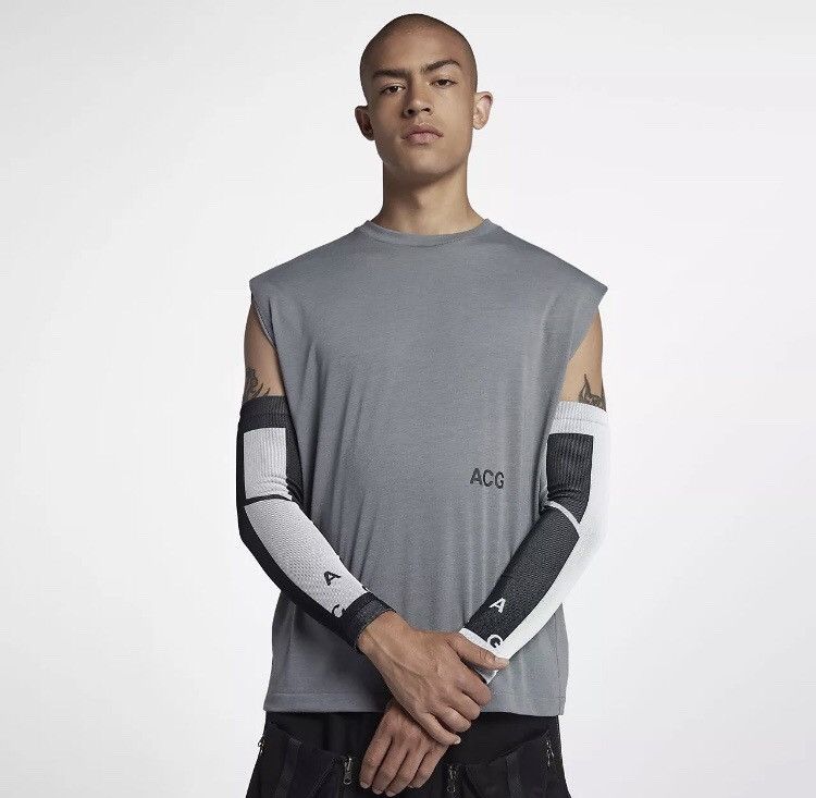 Nikelab m offers acg arm sleeves