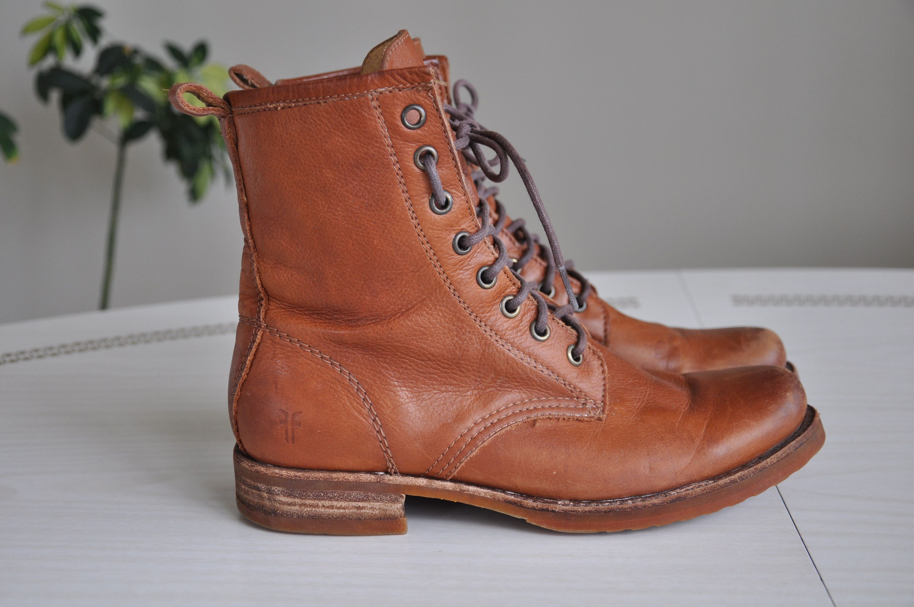 Frye women's veronica combat deals