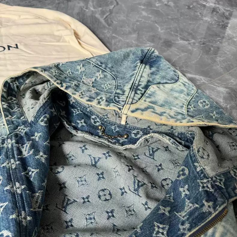Louis Vuitton Louis Vuitton X Nigo blue denim jacket Size US S / EU 44-46 / 1 - 5 Thumbnail