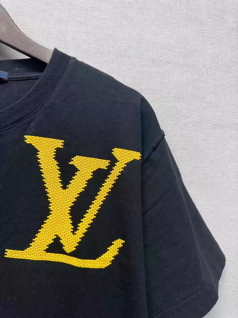 Louis Vuitton Louis Vuitton Yellow brick letter short sleeved Size US M / EU 48-50 / 2 - 4 Thumbnail