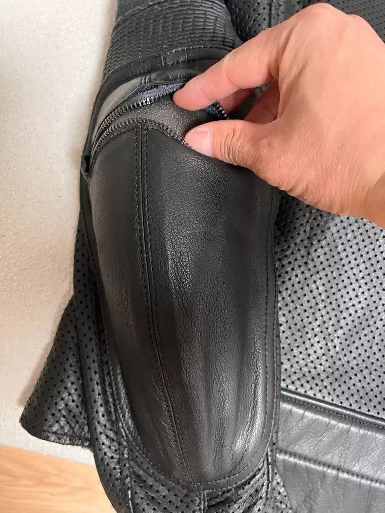 Kadoya Kadoya Motorcycle leather clothing perforated summer cowhide Size US L / EU 52-54 / 3 - 5 Thumbnail