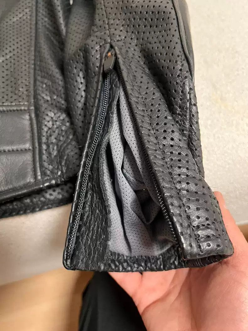 Kadoya Kadoya Motorcycle leather clothing perforated summer cowhide Size US L / EU 52-54 / 3 - 4 Thumbnail