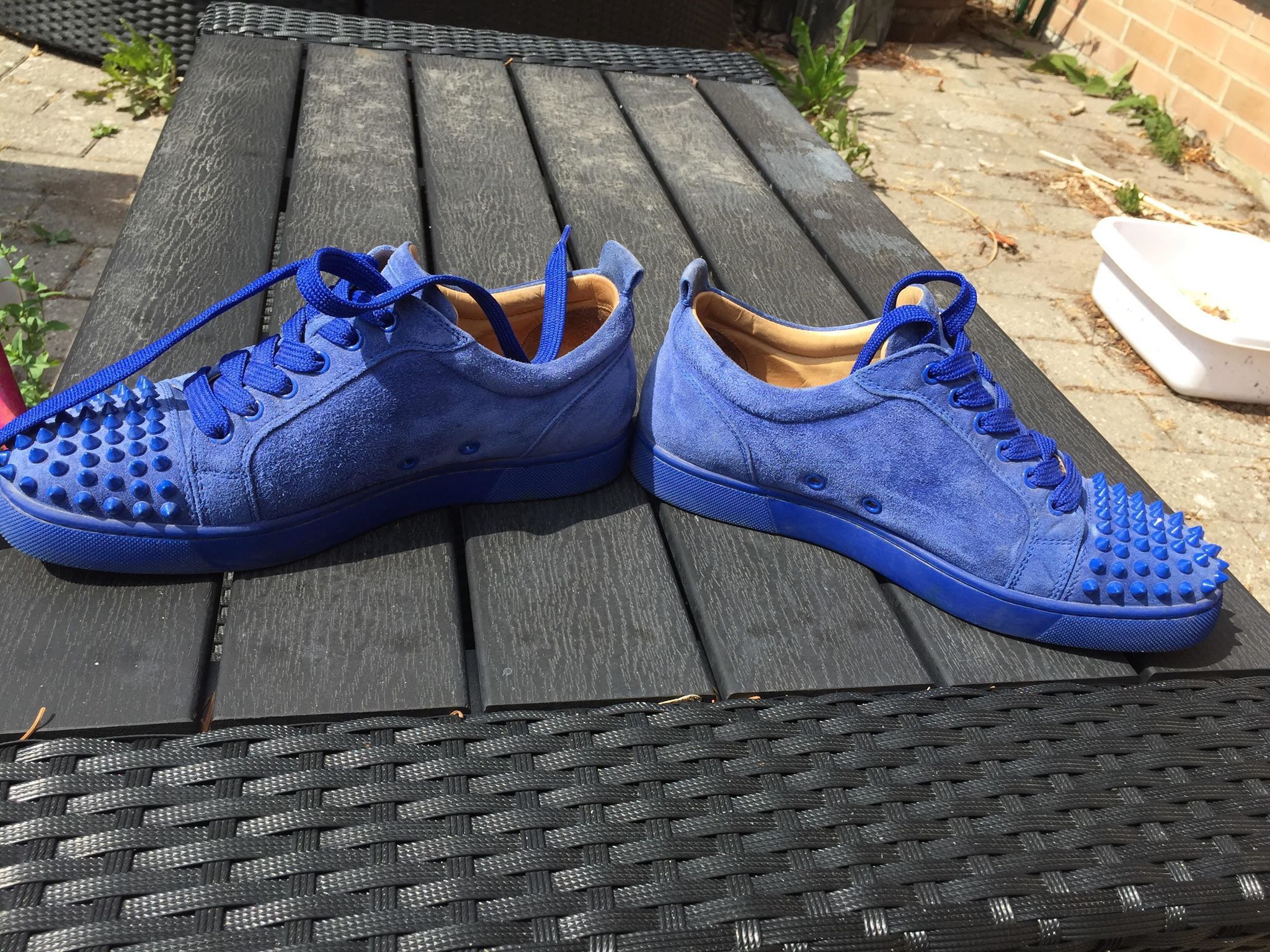 Electric blue louboutin online