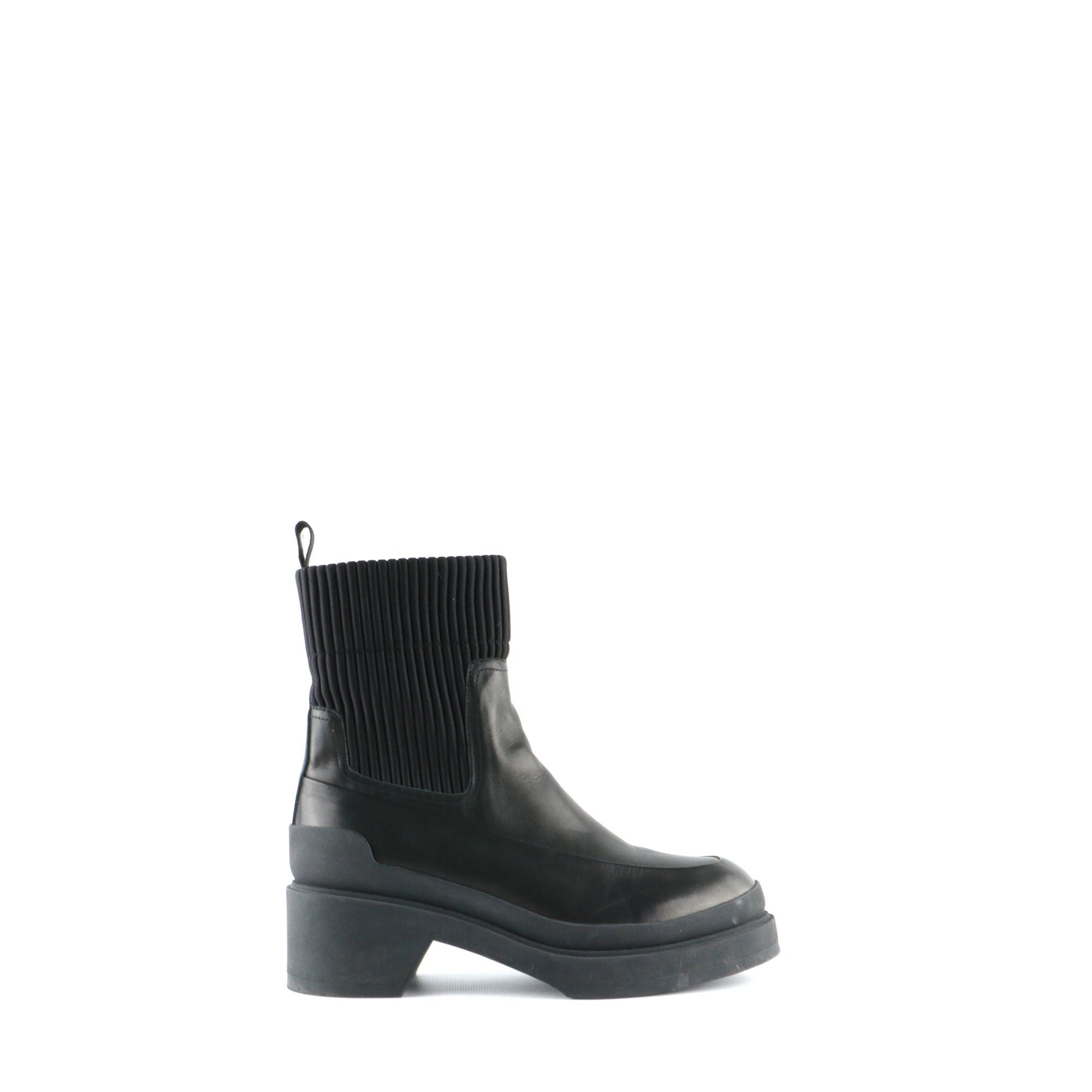 Hermes HERMÈS - Black calfskin ankle boots (T37.5) Size US 6.5 / IT 36.5 - 2 Thumbnail