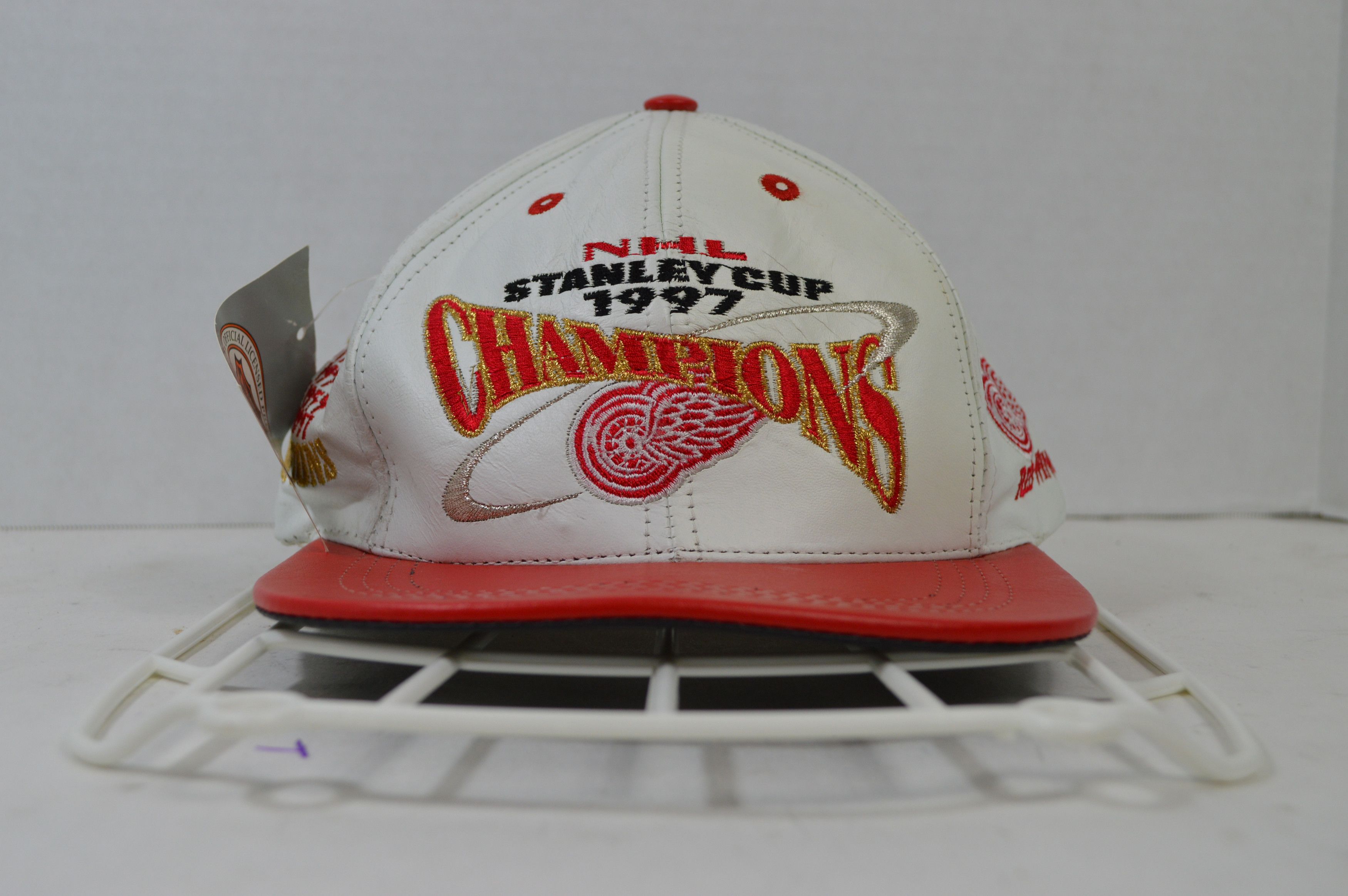 Vintage Detroit Red Wings 1997 Stanley Cup Champions Leather Snapback Hat  Cap