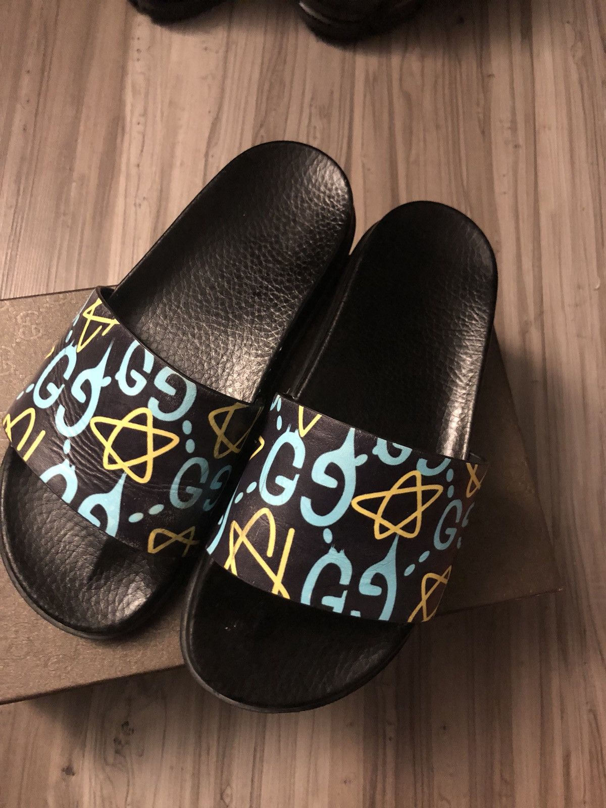 Gucci ghost slide store