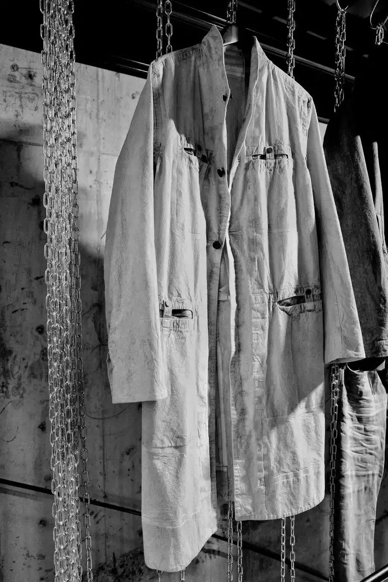 Boris Bidjan Saberi Boris bidjan saberi Light grey for an old coat Size US L / EU 52-54 / 3 - 7 Thumbnail