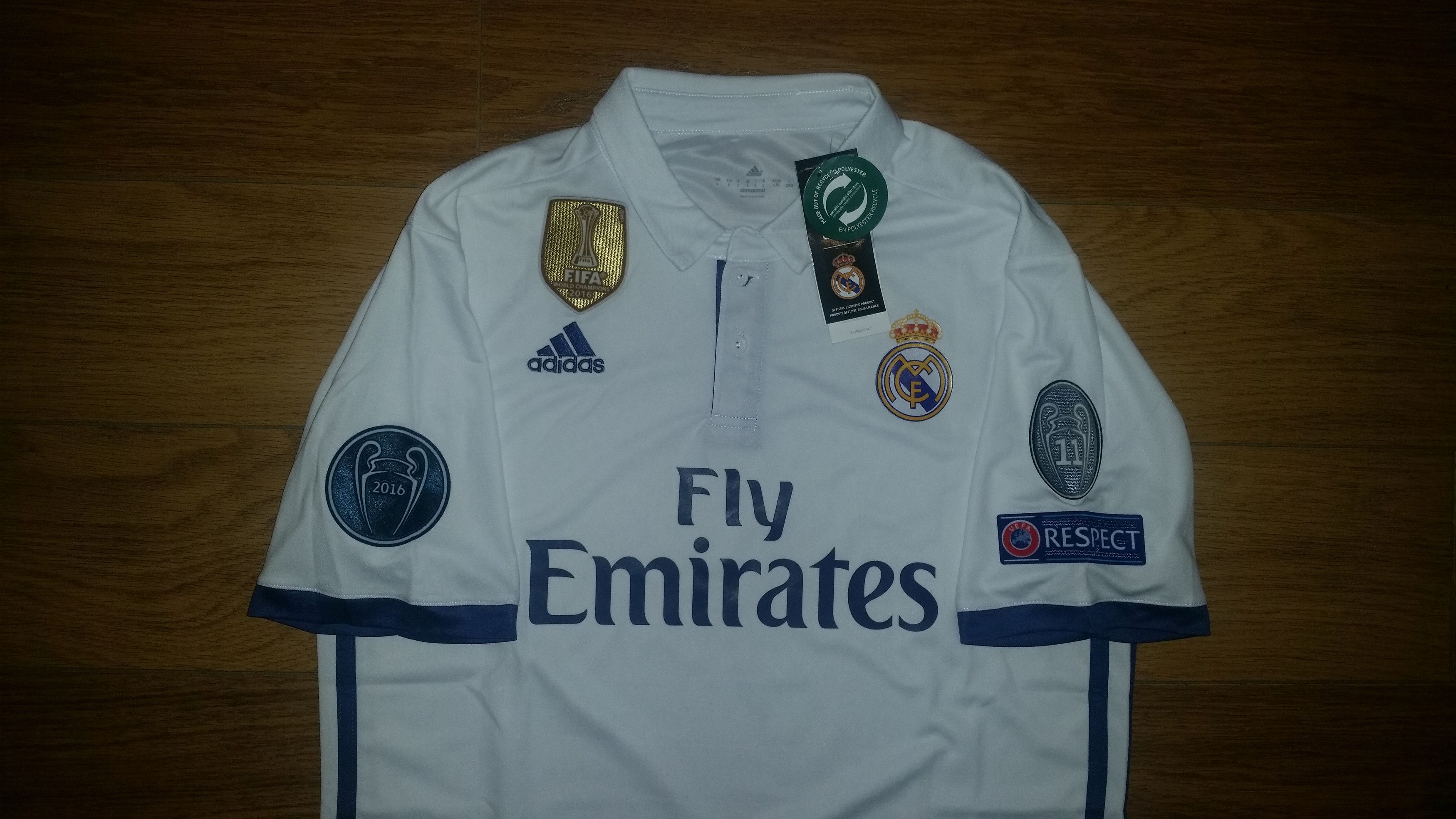 Soccer Jersey Sergio Ramos Soccer Jersey Real Madrid 2016 - 17 UCL patchs Size US L / EU 52-54 / 3 - 3 Thumbnail