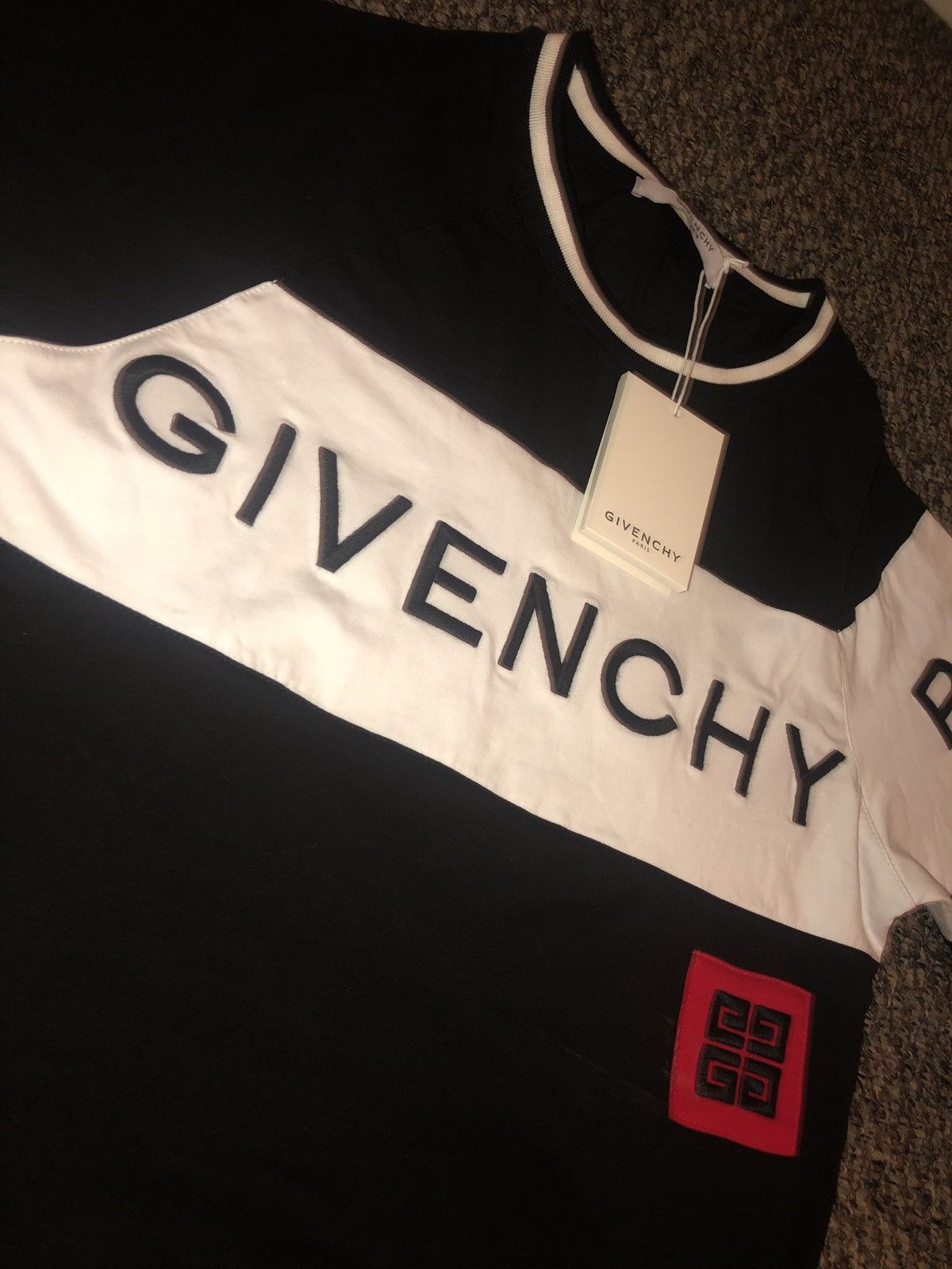 Givenchy GIVENCHY PARIS 4G EMBROIDERED T-SHIRT Size US S / EU 44-46 / 1 - 2 Preview