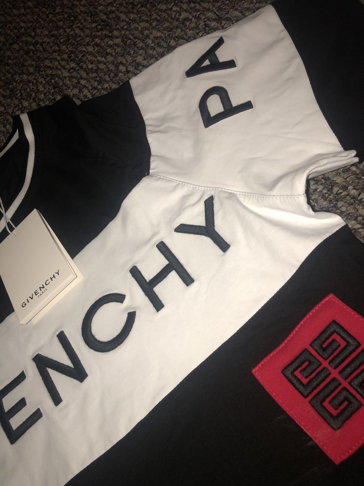 Givenchy GIVENCHY PARIS 4G EMBROIDERED T-SHIRT Size US S / EU 44-46 / 1 - 3 Preview