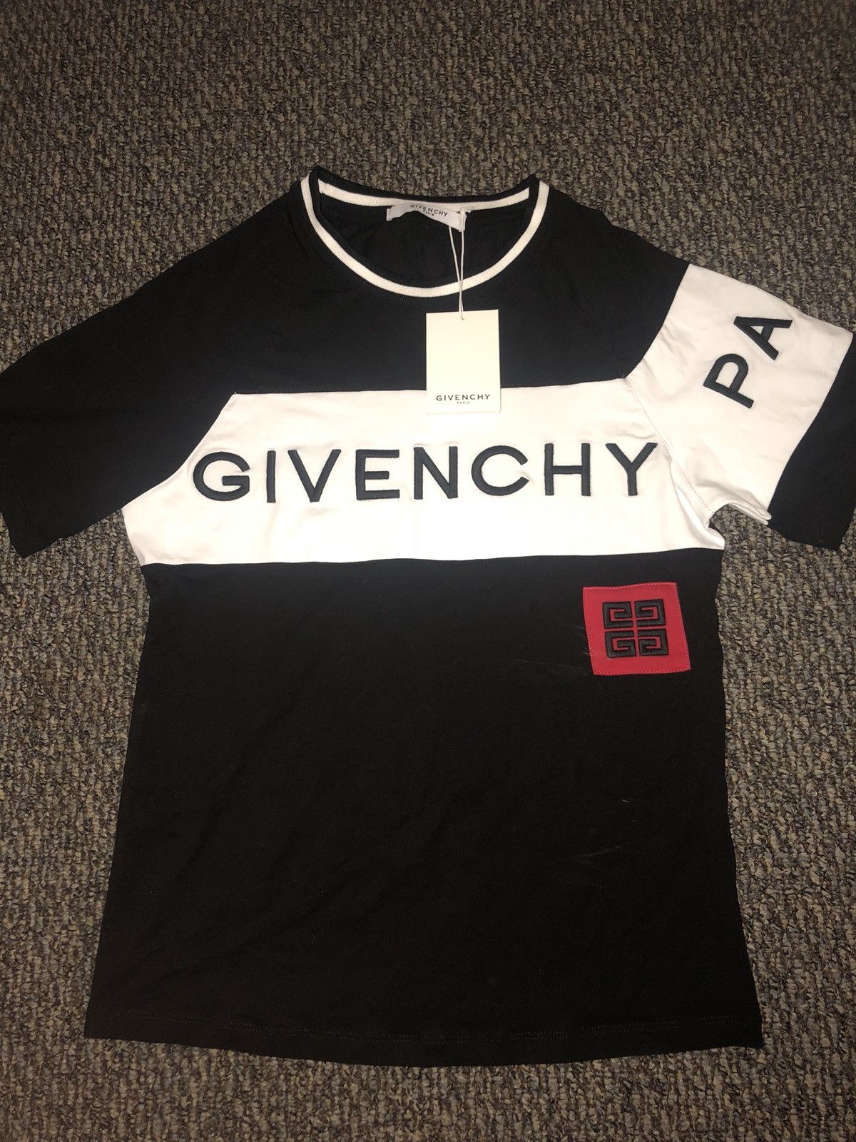 Givenchy GIVENCHY PARIS 4G EMBROIDERED T-SHIRT Size US S / EU 44-46 / 1 - 1 Preview