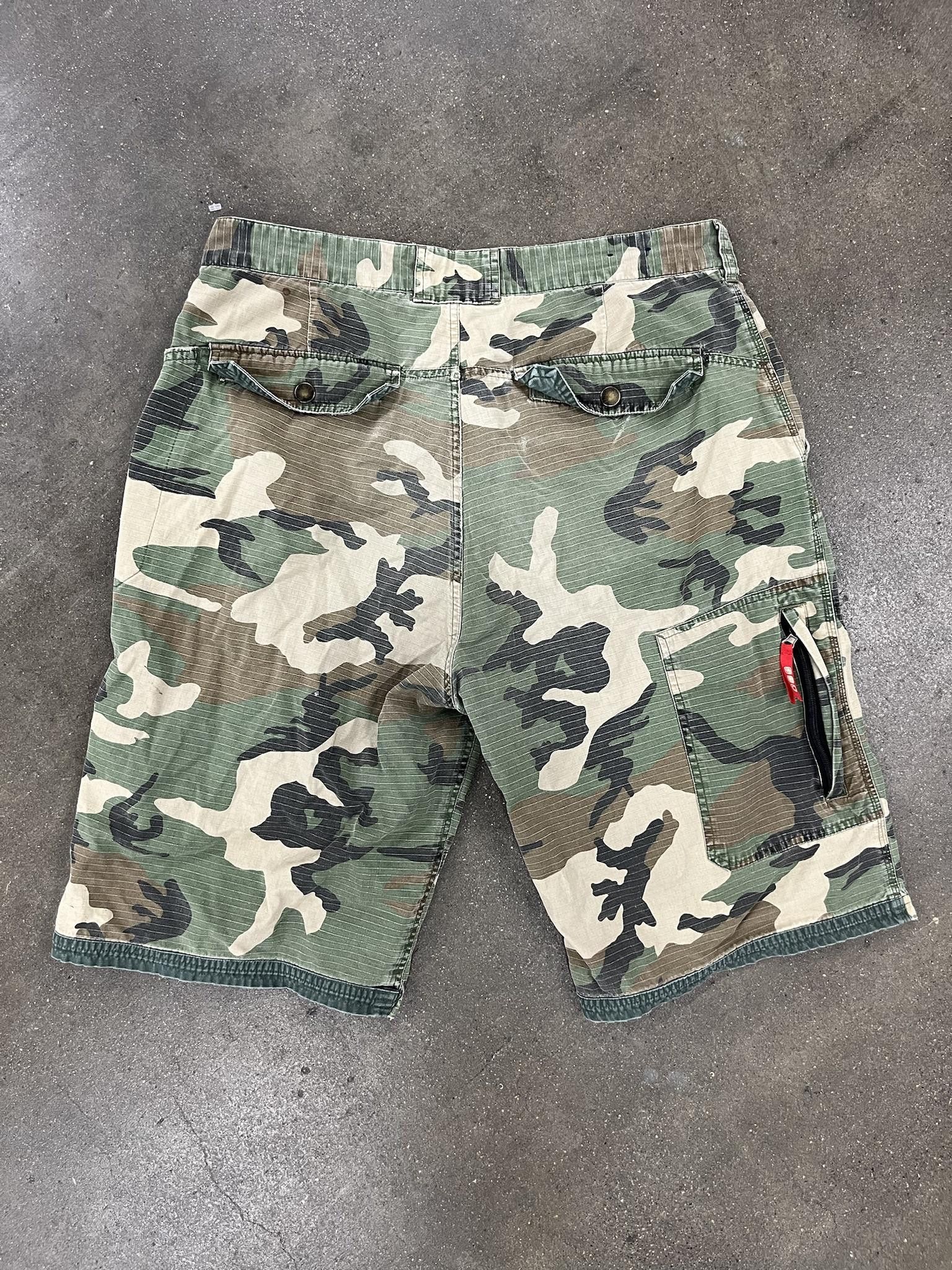 Phat Farm Y2K Style Vintage Khaki Ripstop Skater Shorts Size US 36 / EU 52 - 3 Thumbnail