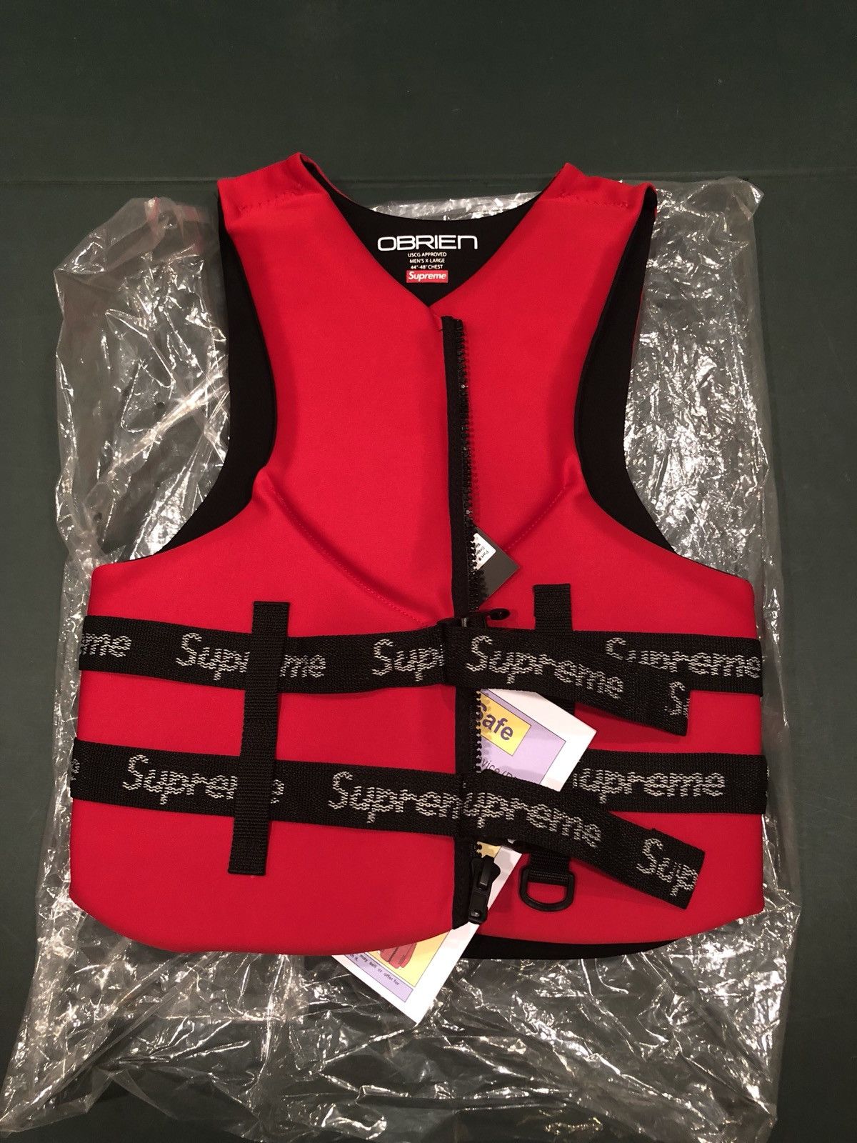 Supreme O'Brien Life Vest Red