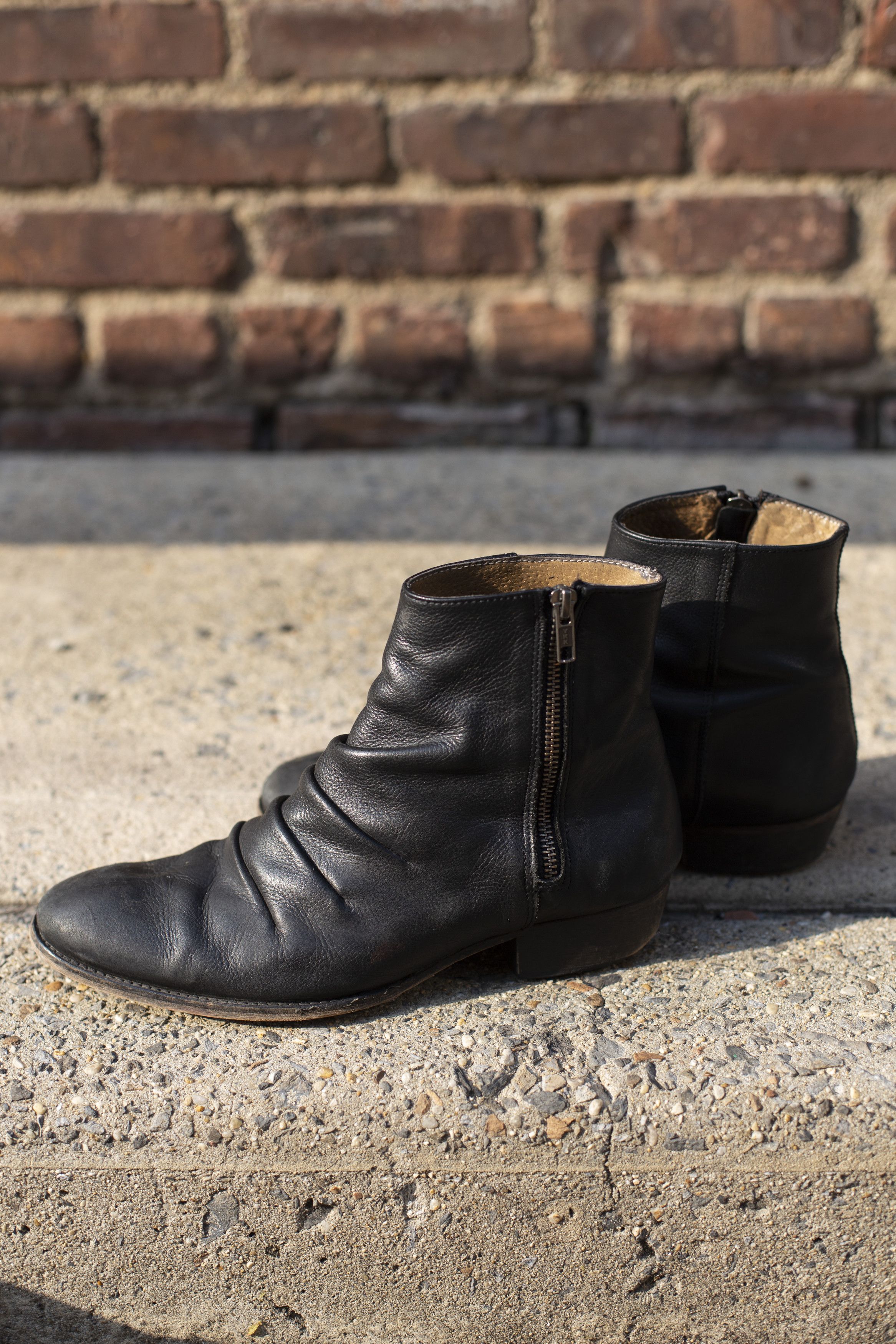 Wrinkle black leather boot ( like guidi)
