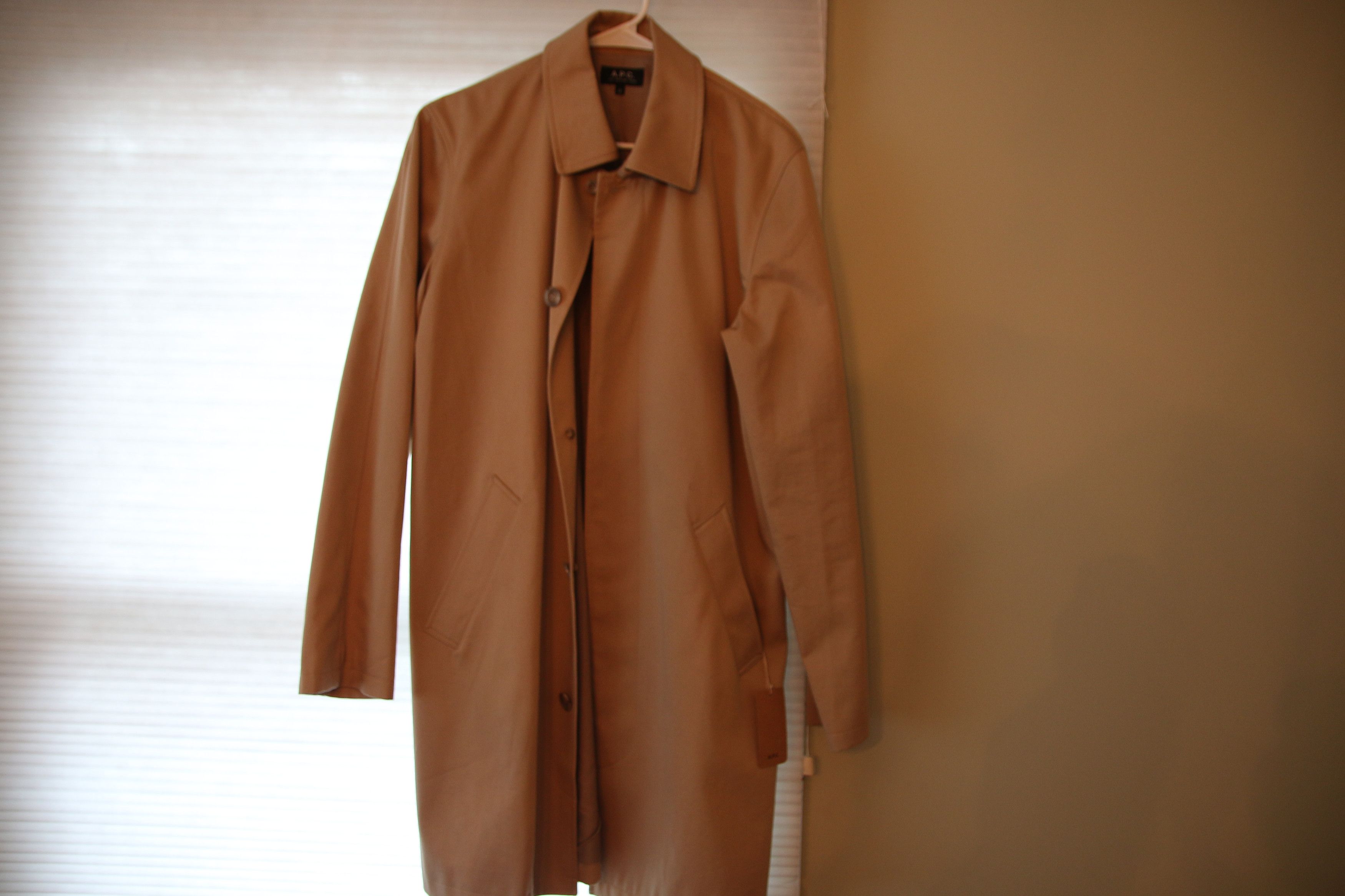 New A.P.C mens raglans shoulder Mac coat in M