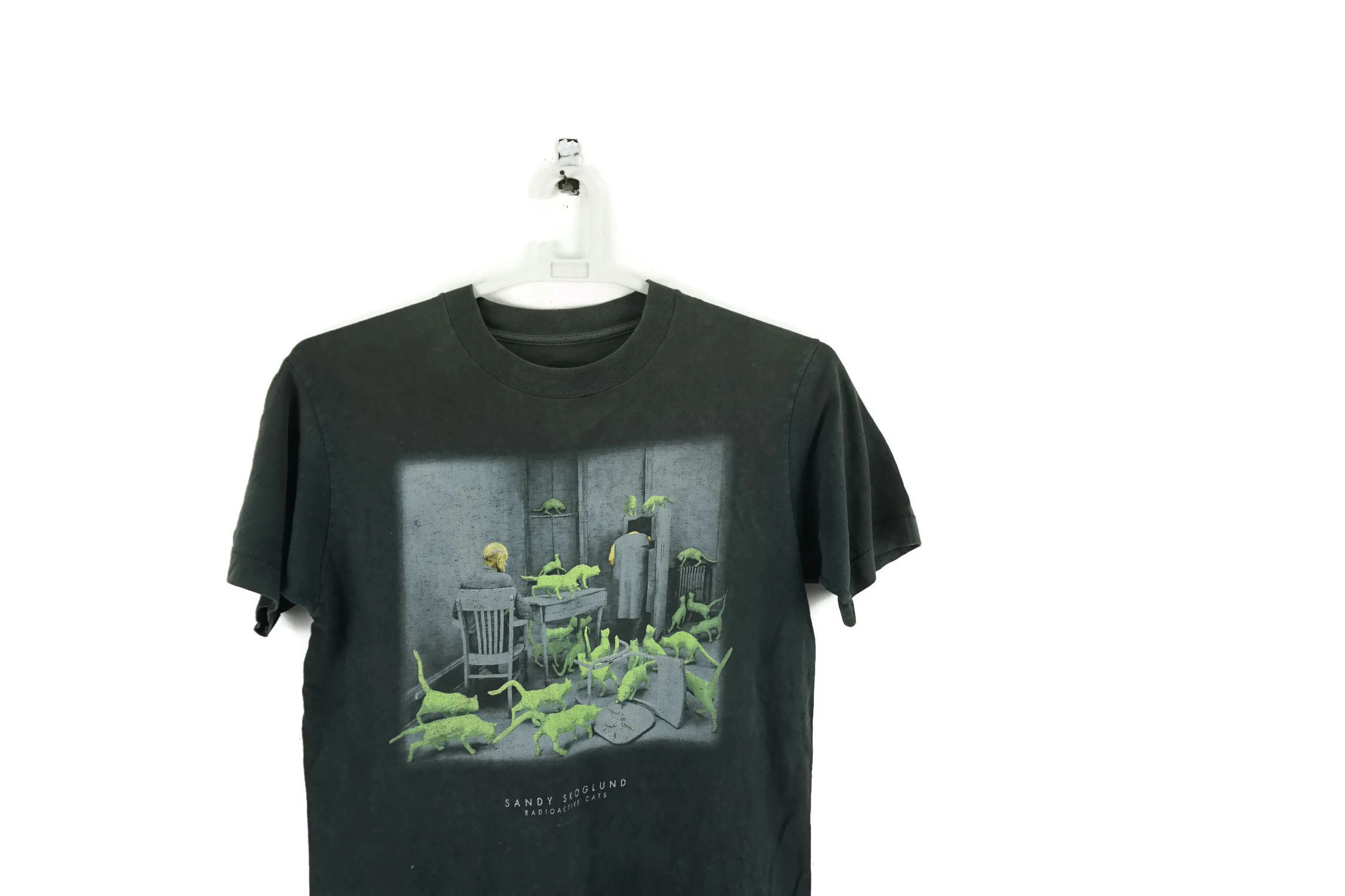Art × Vintage Vintage 90s Sandy Skoglund Radioactive Cats T