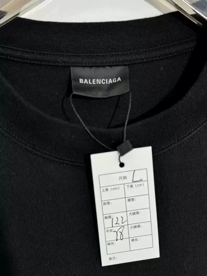 Balenciaga Balenciaga New World Food Programme Co branded Short Sleeves Size US L / EU 52-54 / 3 - 2 Thumbnail