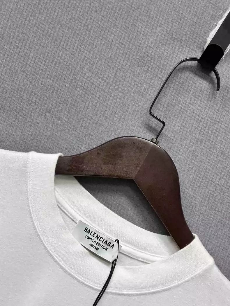 Balenciaga Balenciaga White Retail Short Sleeves Size US M / EU 48-50 / 2 - 4 Thumbnail