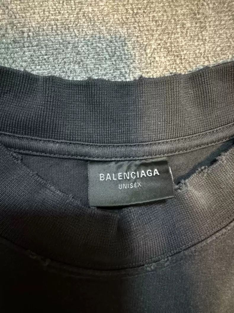 Balenciaga Balenciaga tape short sleeved Size US L / EU 52-54 / 3 - 3 Thumbnail