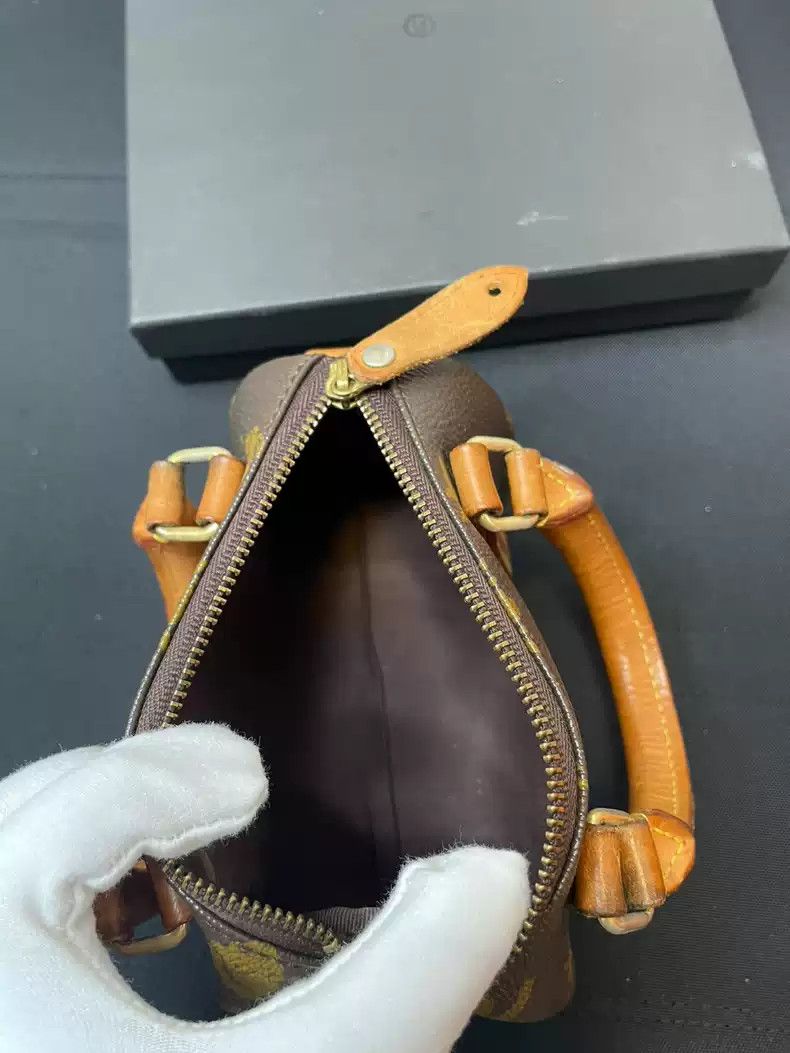 Undercover UNDERCOVER "Haze" monogram pokes fun at the LV mini bag Size ONE SIZE - 9 Thumbnail