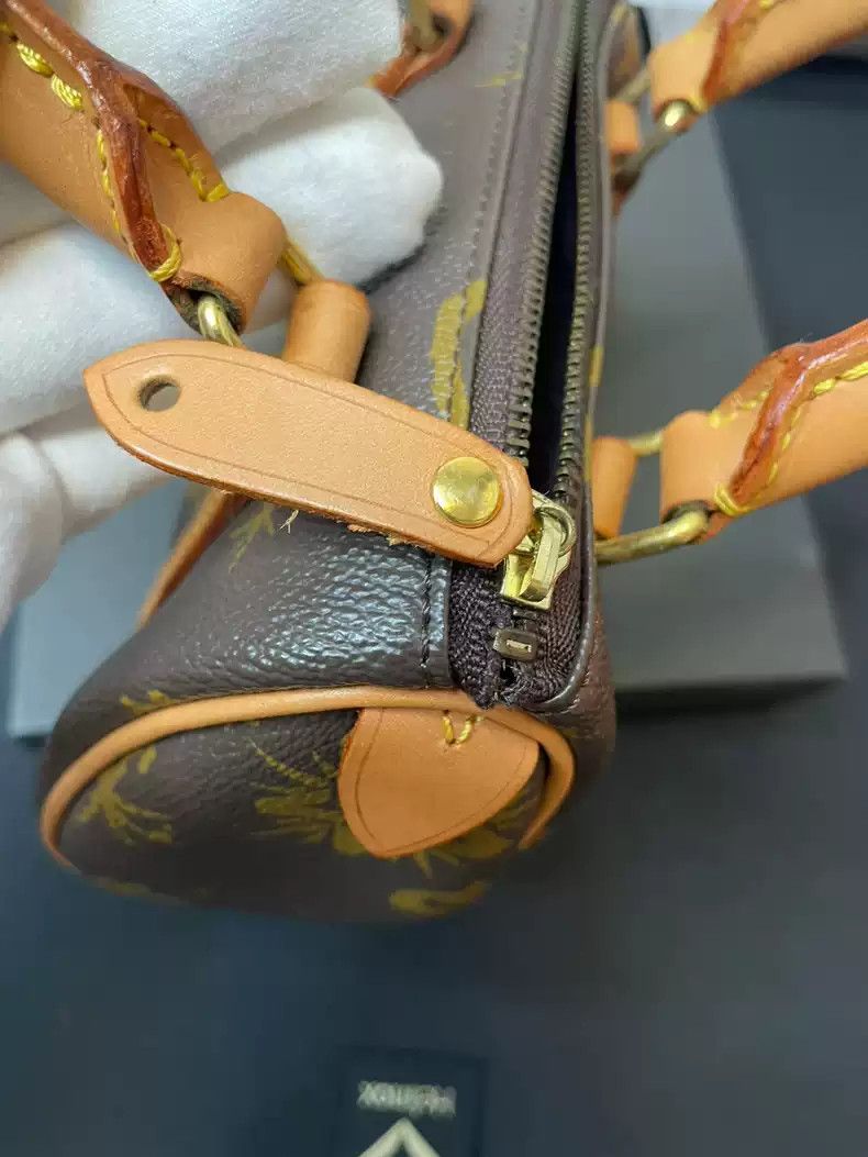 Undercover UNDERCOVER "Haze" monogram pokes fun at the LV mini bag Size ONE SIZE - 2 Thumbnail