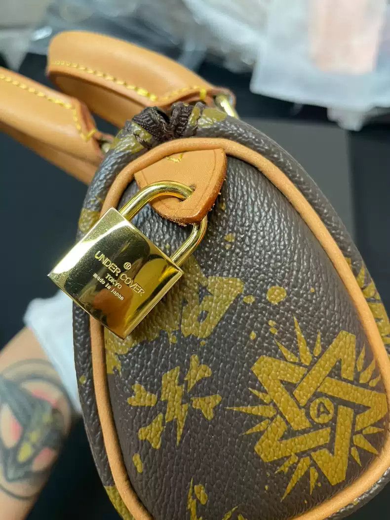 Undercover UNDERCOVER "Haze" monogram pokes fun at the LV mini bag Size ONE SIZE - 3 Thumbnail