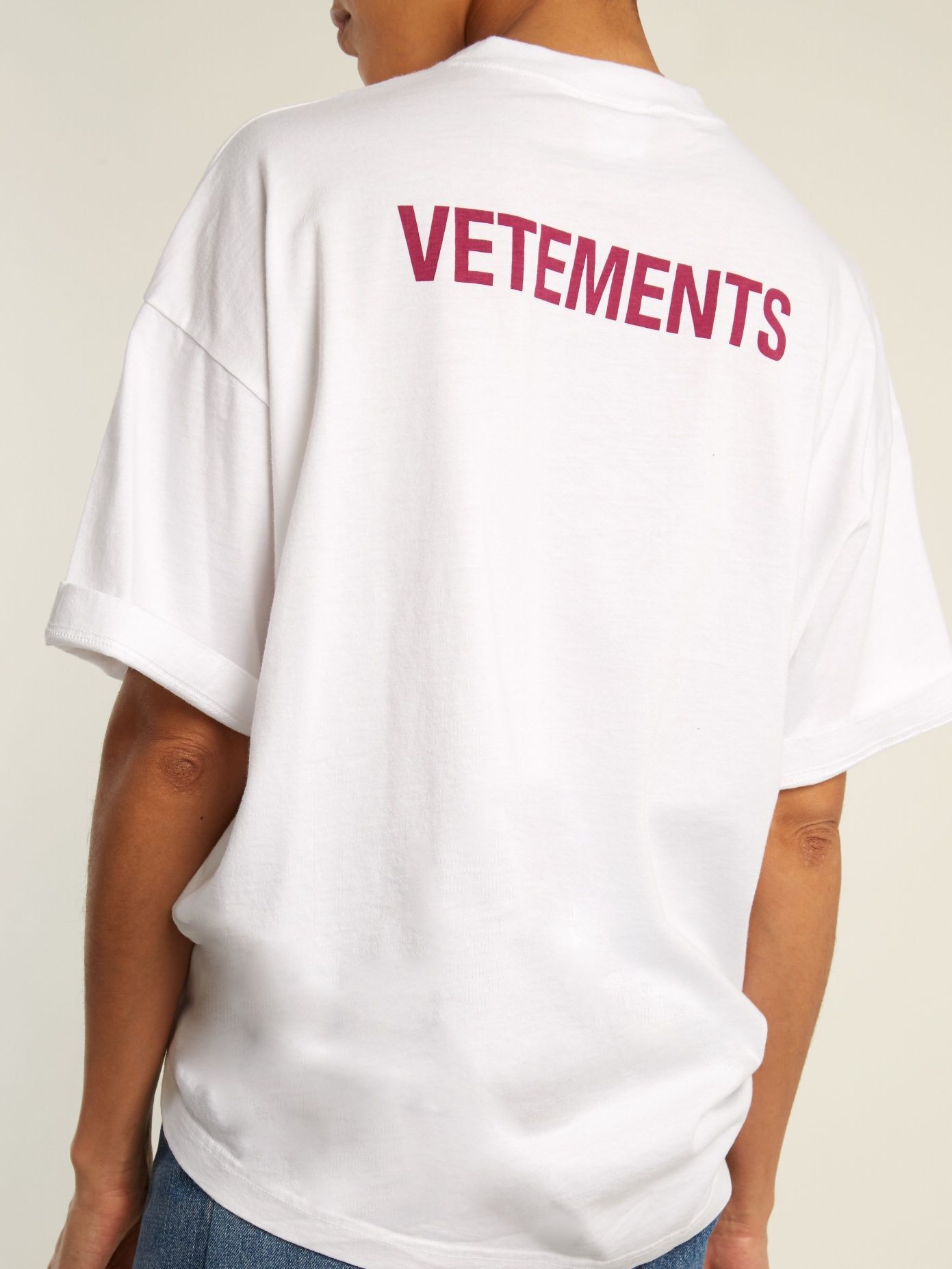 VETEMENTS STAFF Tシャツ HIVER 2018 デムナ VETEMENTS STAFF Tシャツ HIVER 2018 デムナ VETEMENTS STAFF T
