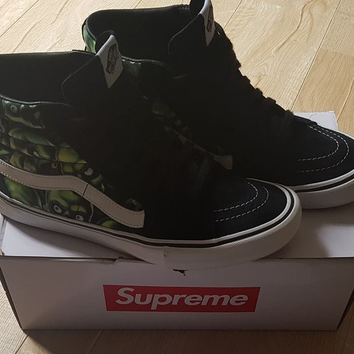 Vans x hotsell supreme green skull