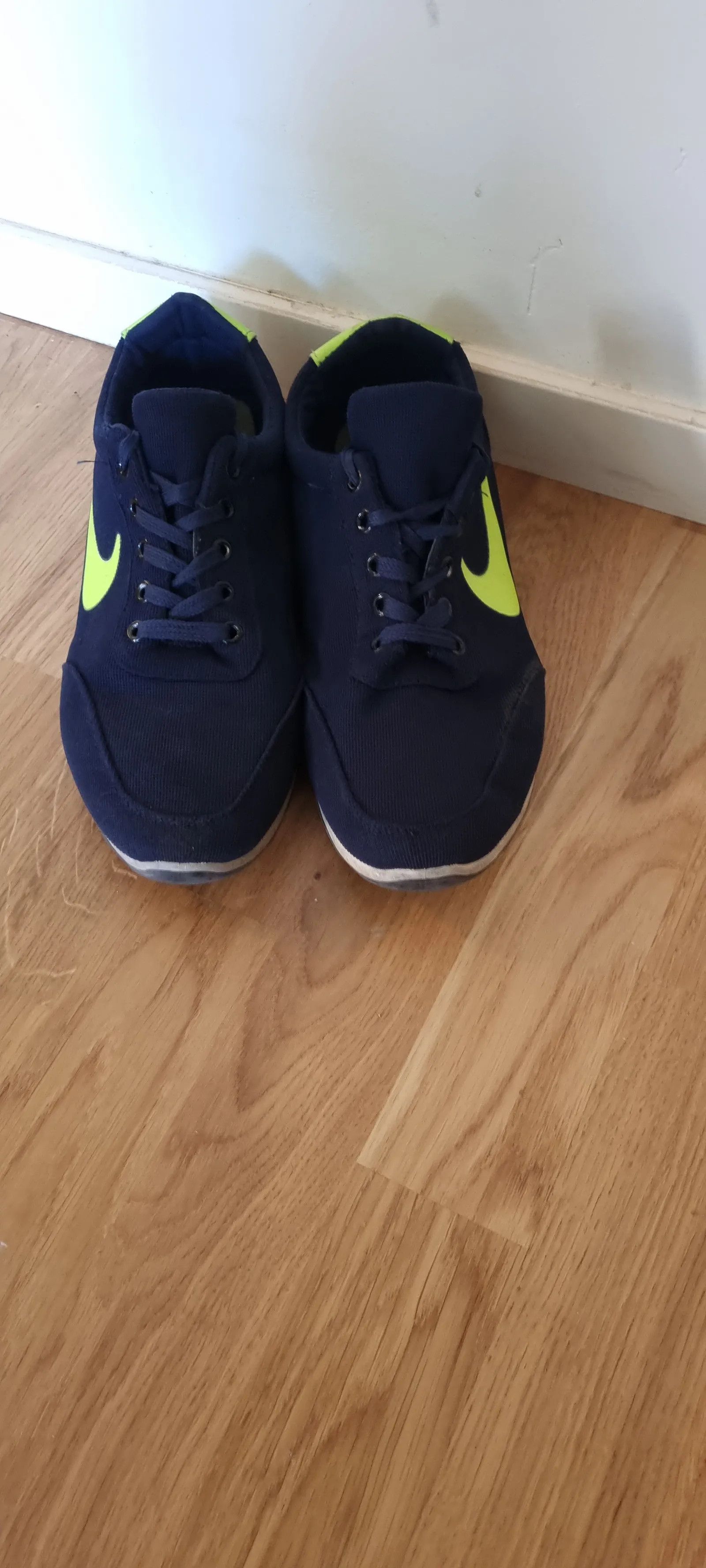 Nike Nike Shoes Size US 11 / EU 44 - 2 Thumbnail