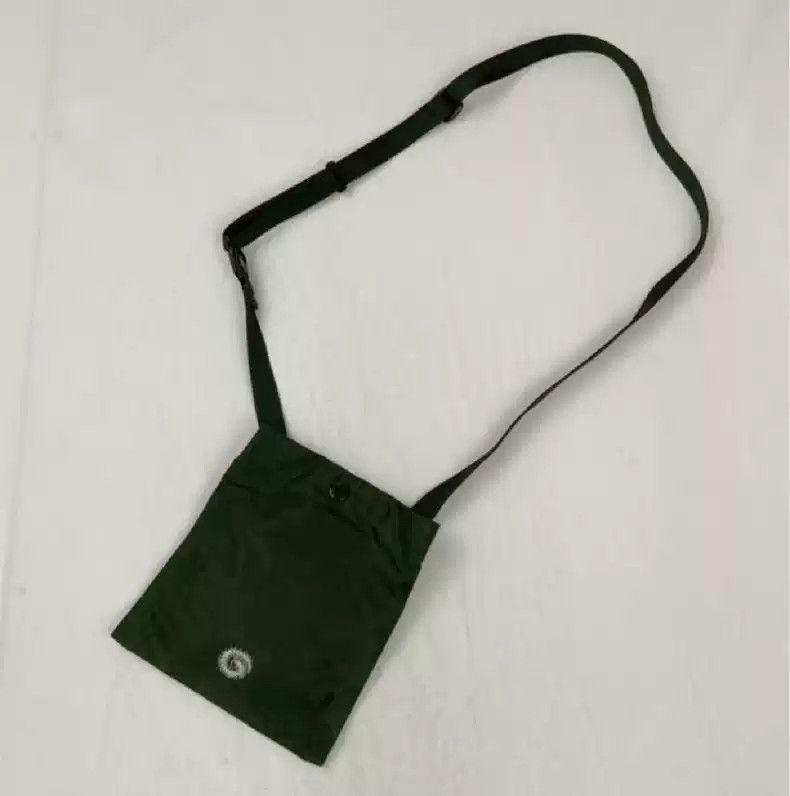 バッグ UNDERCOVER futura archive shoulder bag UNDERCOVER x JUN TAKAHASHI Spring / Summer 1999 