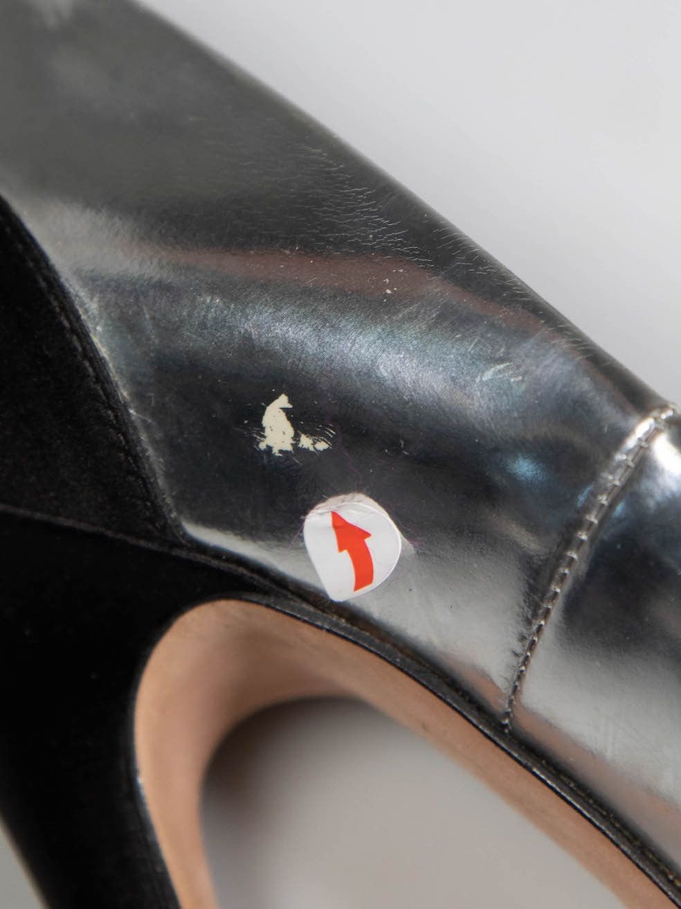 Giambattista Valli Silver & Black Leather Pumps Size US 8 / IT 38 - 11 Thumbnail
