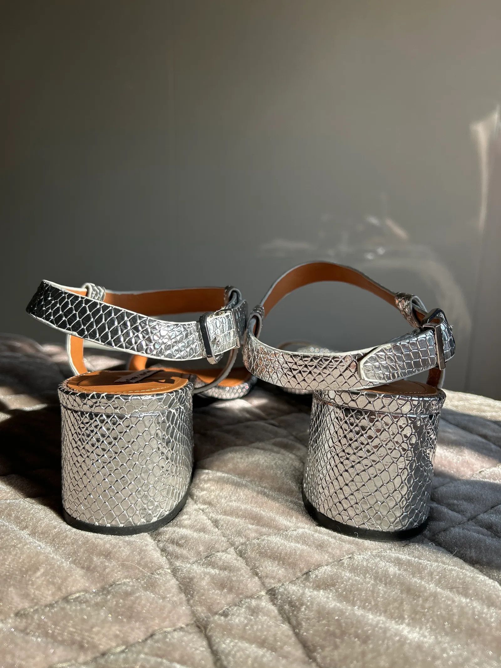 & Other Stories & Other Stories Sandals Size US 10 / IT 40 - 4 Thumbnail