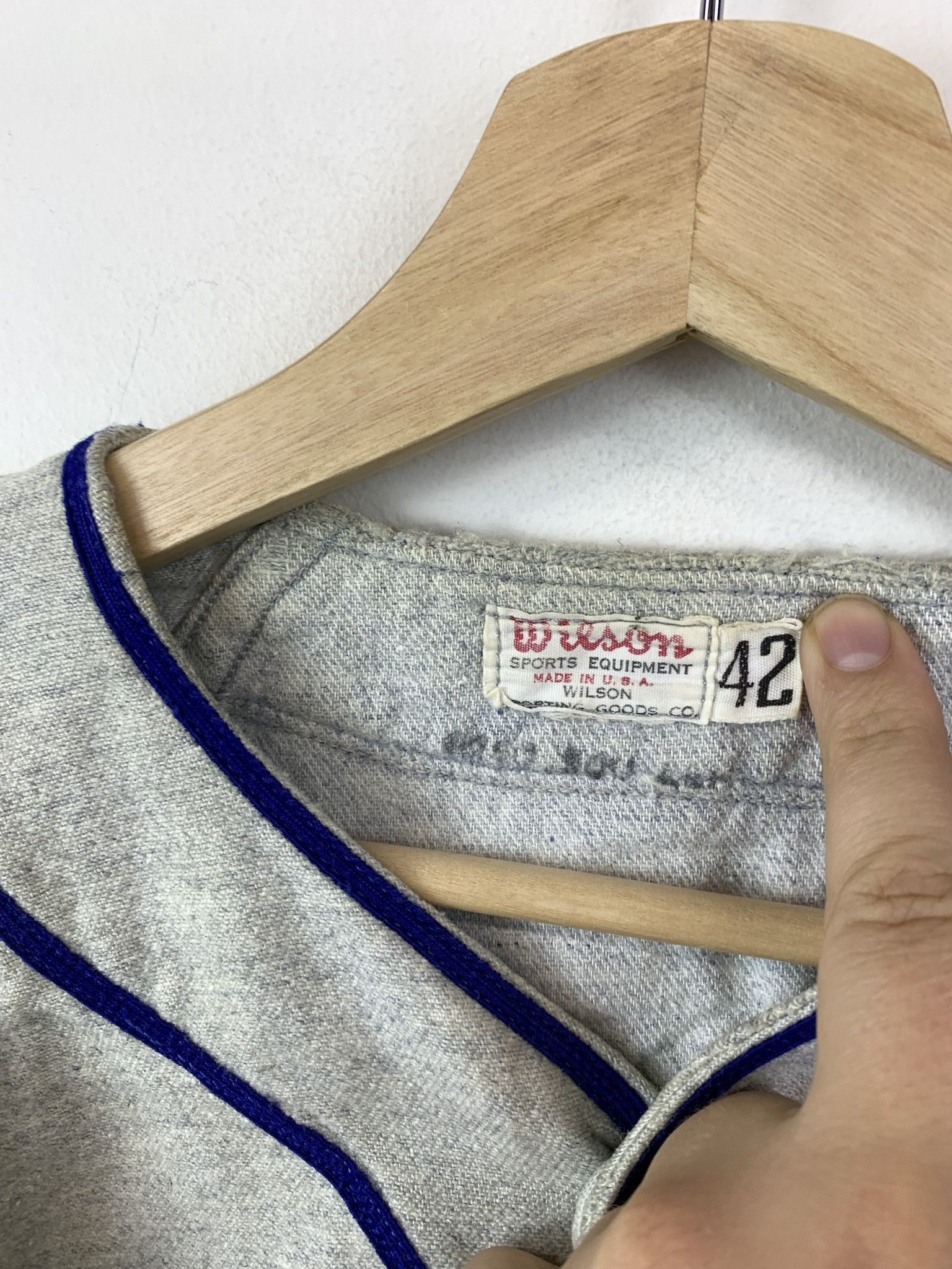 MLB × Vintage Wilsons 1945 Chicago Cubs Baseball #10 Jersey True Vintage 1940s Wool Cubs MLB Jersey Size L Size US L / EU 52-54 / 3 - 3 Thumbnail