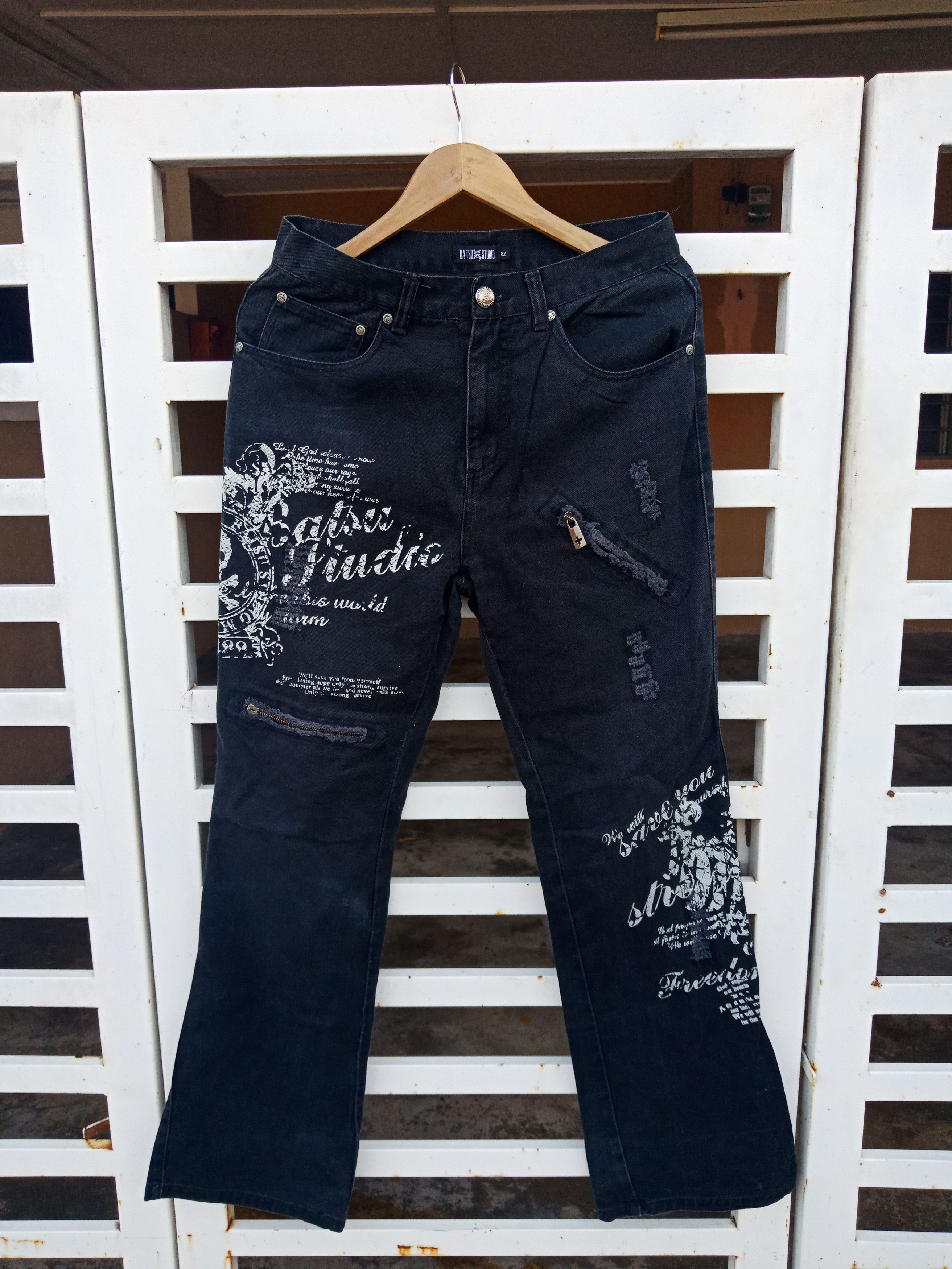 semanticdesign Batsu Studio Spell Out Big Logo Distressed Pants Size US 31 - 1 Thumbnail
