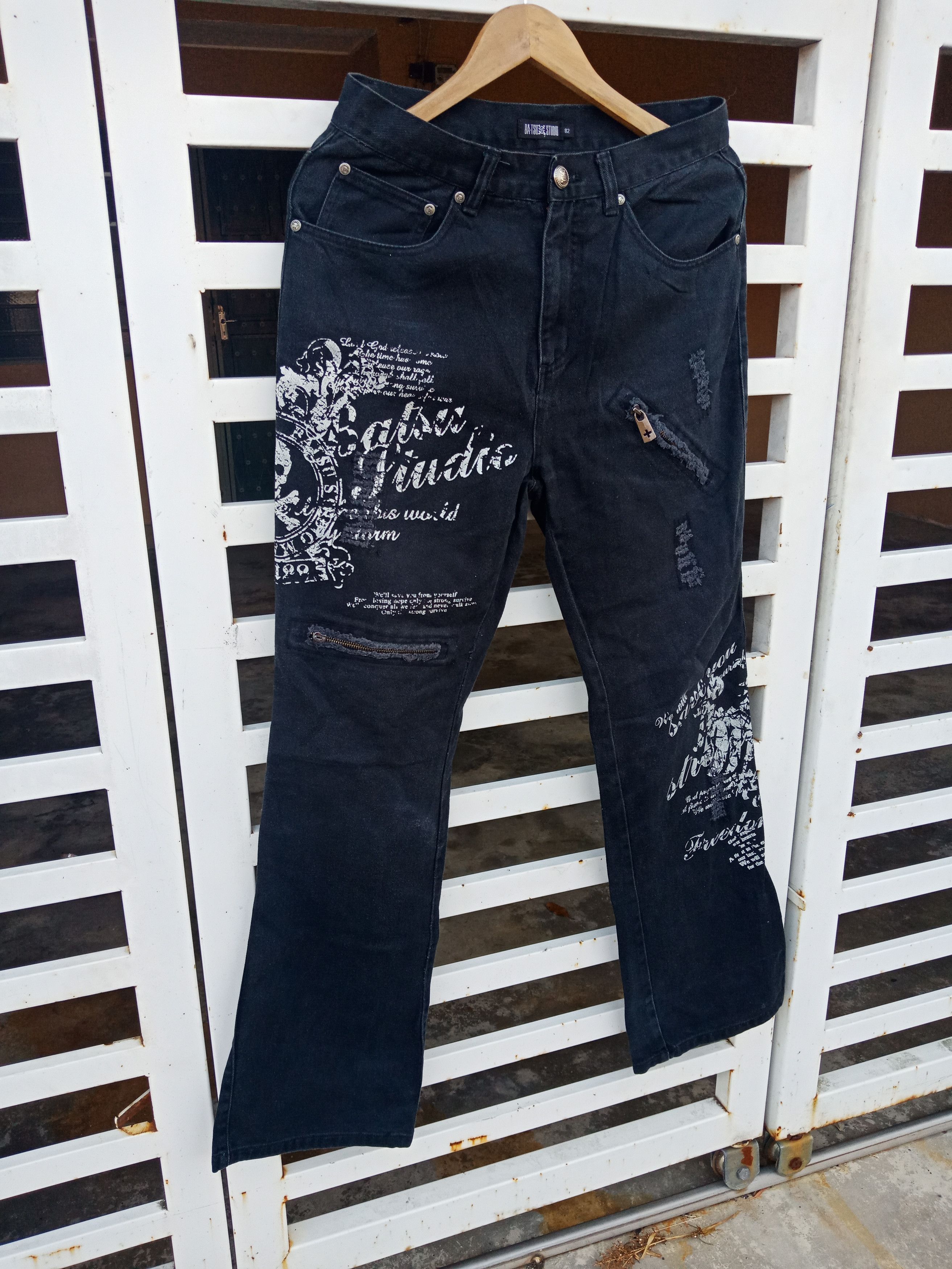 semanticdesign Batsu Studio Spell Out Big Logo Distressed Pants Size US 31 - 3 Thumbnail