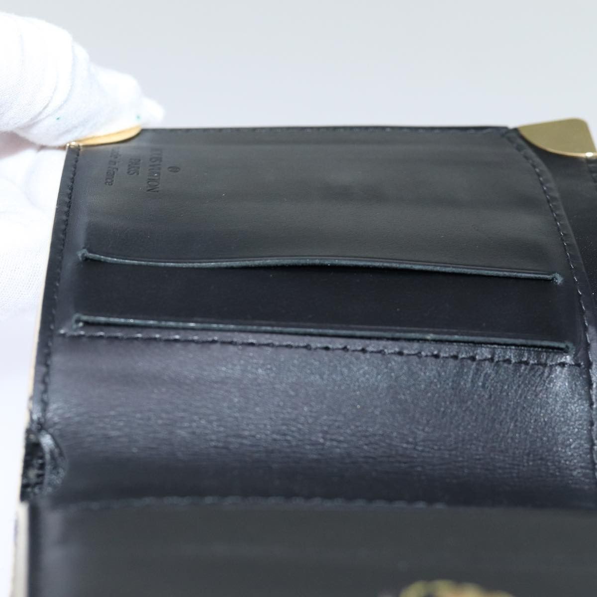 Louis Vuitton Louis Vuitton Suhari wallet Size ONE SIZE - 16 Thumbnail