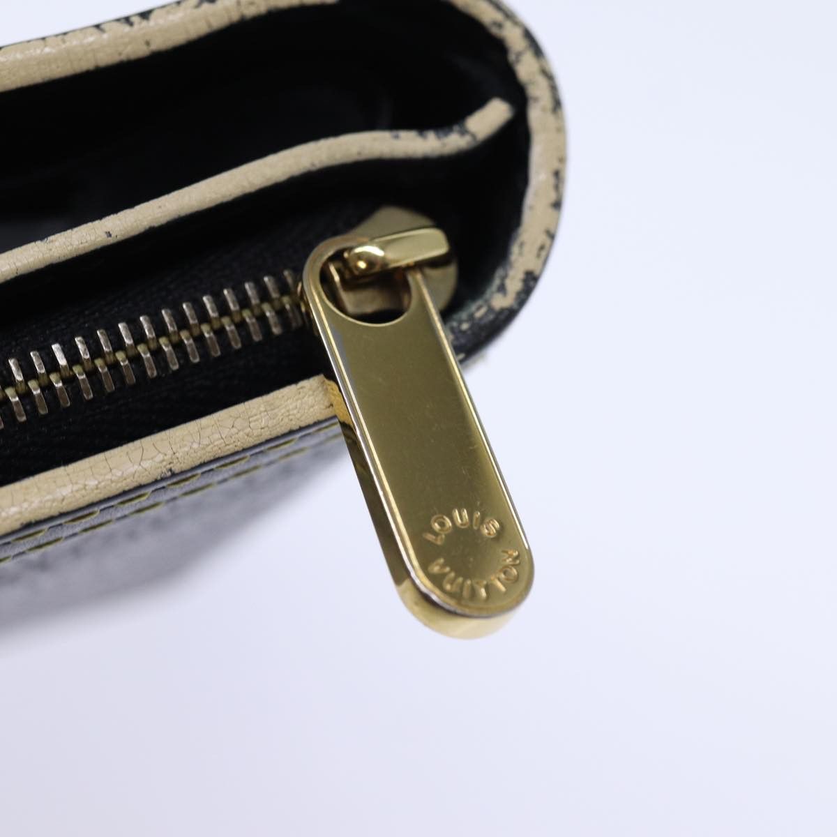 Louis Vuitton Louis Vuitton Suhari wallet Size ONE SIZE - 19 Thumbnail