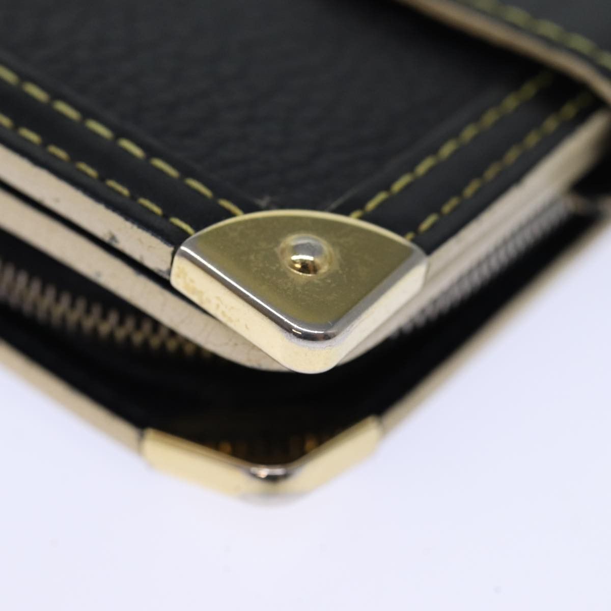Louis Vuitton Louis Vuitton Suhari wallet Size ONE SIZE - 13 Thumbnail