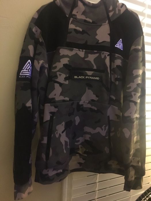 Black pyramid 2024 camo jacket